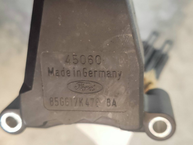 Recambio de mando limpia para ford scorpio ghia berlina referencia OEM IAM 85GG17K478  