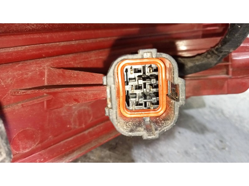 Recambio de piloto trasero izquierdo para kia carens (un) emotion referencia OEM IAM   