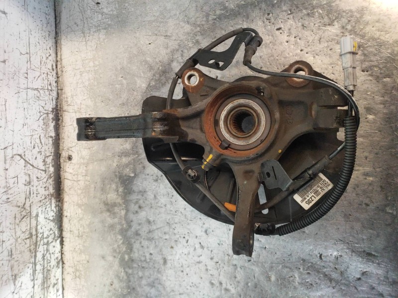 Recambio de mangueta delantera izquierda para kia rio (yb) attract referencia OEM IAM   