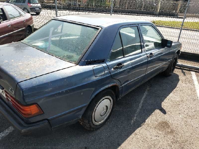 mercedes clase c (w201) berlina del año 1988