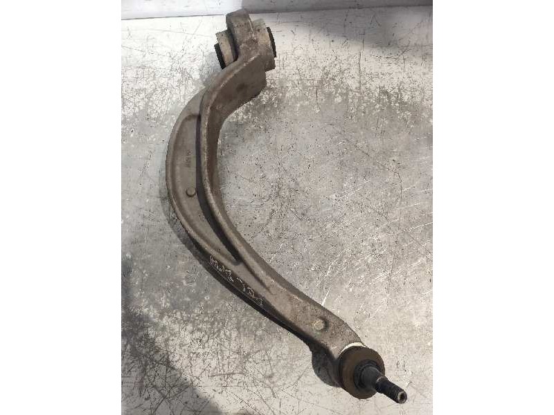 Recambio de brazo suspension inferior delantero derecho para audi a4 ber. (b8) básico referencia OEM IAM 8K0407696  