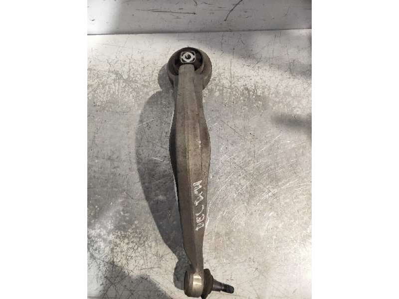 Recambio de brazo suspension inferior delantero derecho para audi a4 ber. (b8) básico referencia OEM IAM 8K0407696  