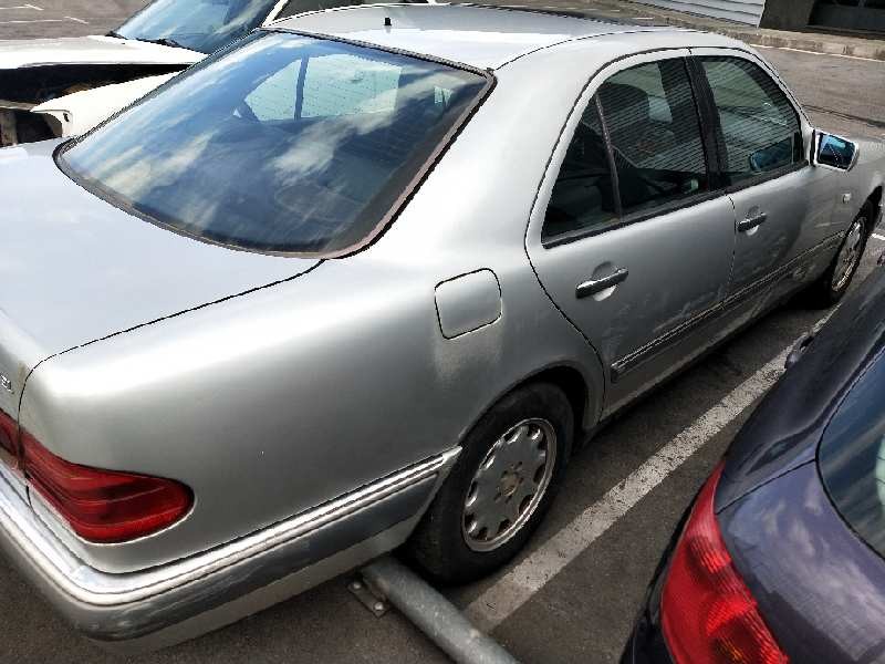 mercedes clase e (w210) berlina diesel del año 2000
