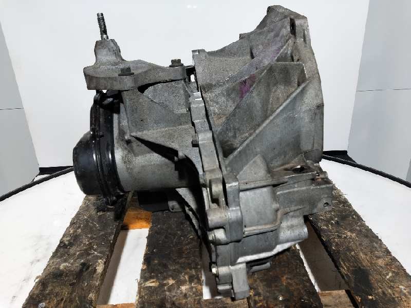 Recambio de caja cambios para ford fiesta (cbk) steel referencia OEM IAM 2S6R7002GA TTFD0 260302 102639 
