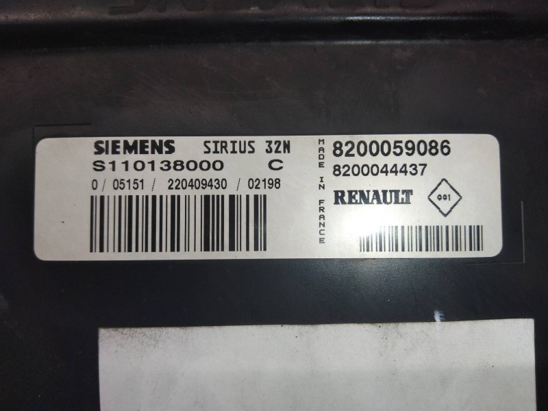 Recambio de centralita motor uce para renault megane i fase 2 classic (la..) 1.6 16v century referencia OEM IAM S110138000C 8200
