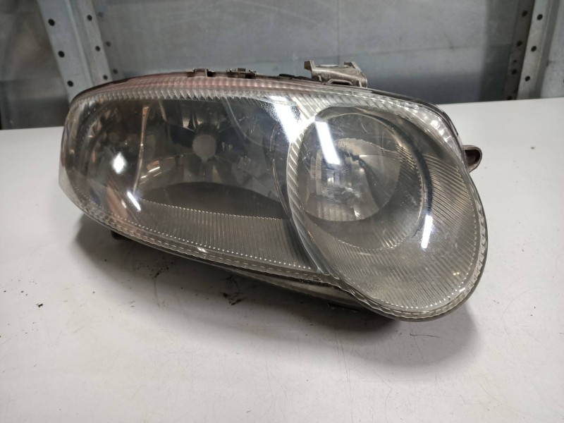 Recambio de faro derecho para alfa romeo 147 (190) 1.9 jtd cat referencia OEM IAM   