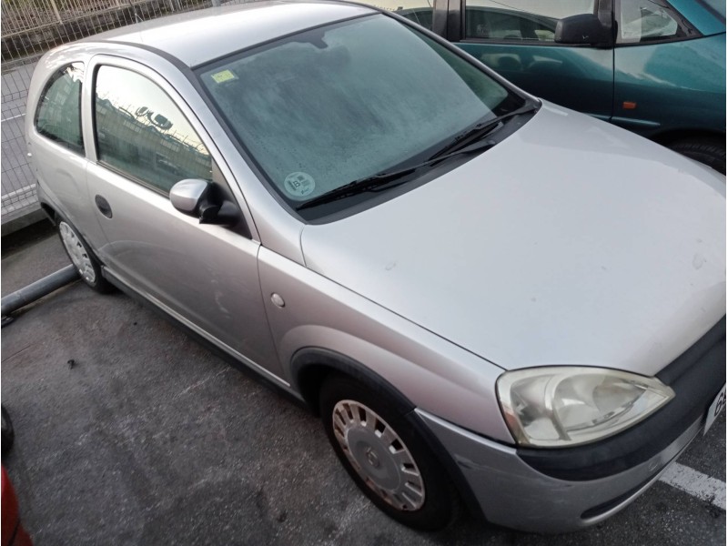 opel corsa c del año 2001