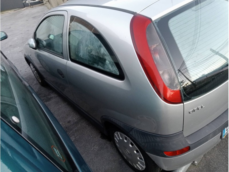 opel corsa c del año 2001