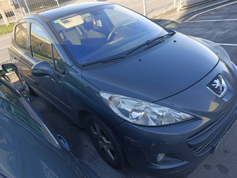 peugeot 207 del año 2010
