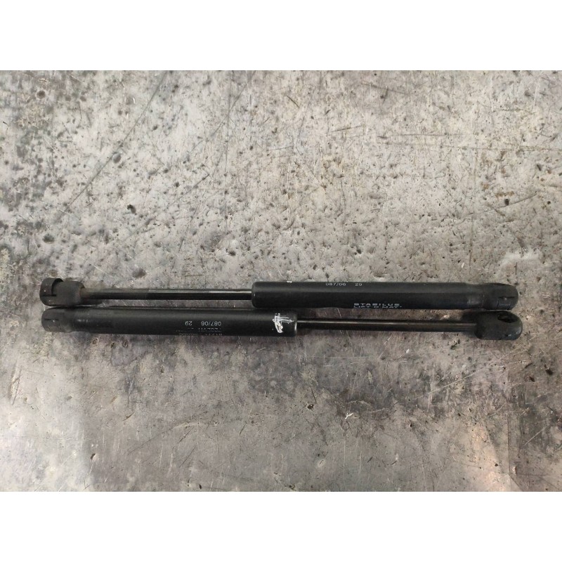 Recambio de amortiguadores maletero / porton para kia magentis 2.0 crdi referencia OEM IAM 817712G000  