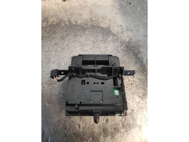 Recambio de pantalla multifuncion para mazda 3 lim. () style referencia OEM IAM B62S55HU0  