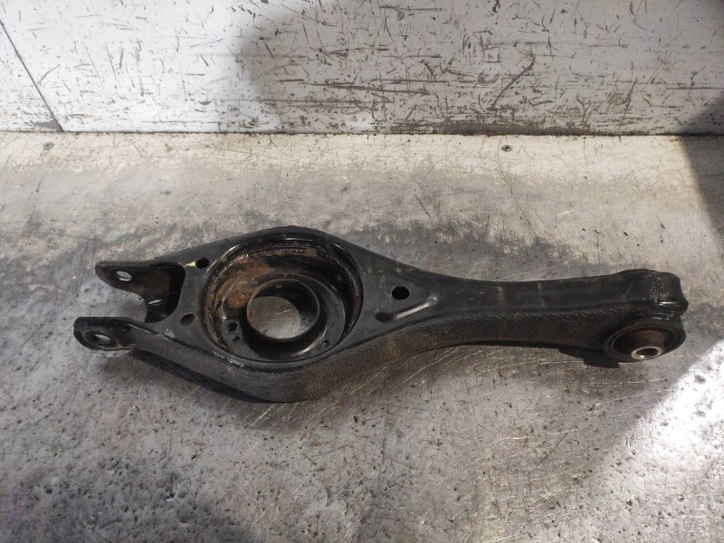Recambio de brazo suspension inferior trasero derecho para kia magentis 2.0 crdi referencia OEM IAM   
