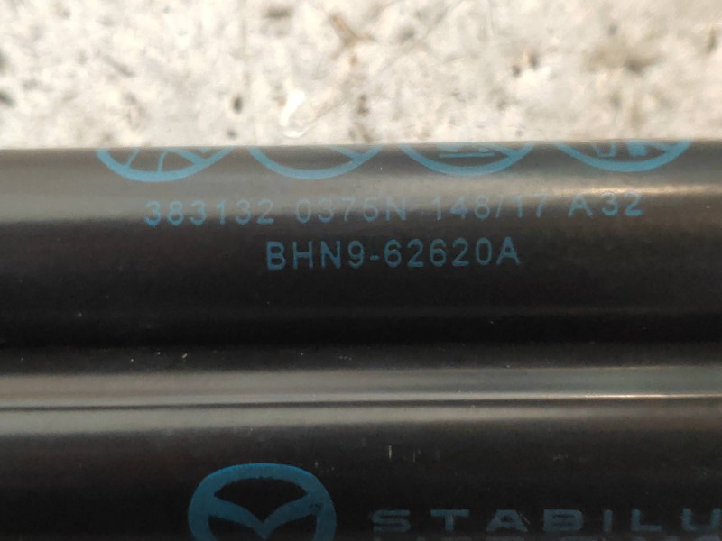 Recambio de amortiguadores maletero / porton para mazda 3 lim. () style referencia OEM IAM BHN962620A  
