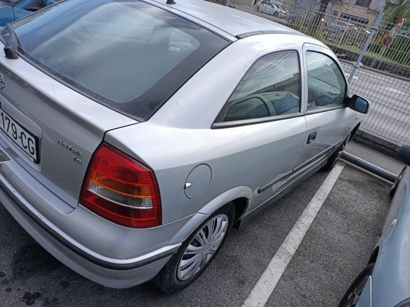 opel astra g berlina del año 1999
