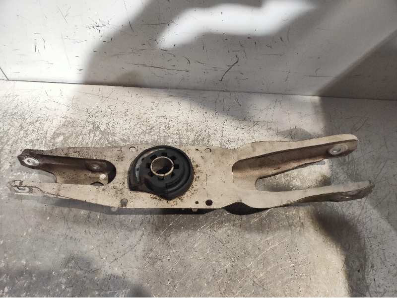 Recambio de brazo suspension superior trasero derecho para mercedes clase b (w246) b 180 cdi be (246.200) referencia OEM IAM   