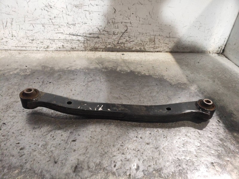 Recambio de brazo suspension superior trasero derecho para kia magentis 2.0 crdi referencia OEM IAM   