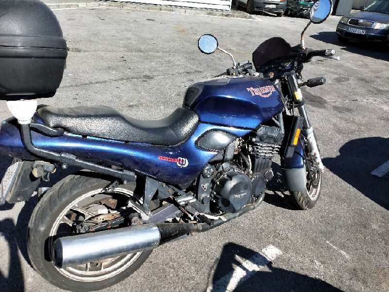 triumph trident del año 1999