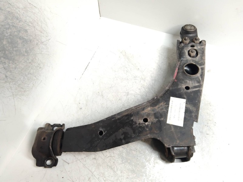Recambio de brazo suspension inferior delantero derecho para daewoo aranos 1.5 l referencia OEM IAM   