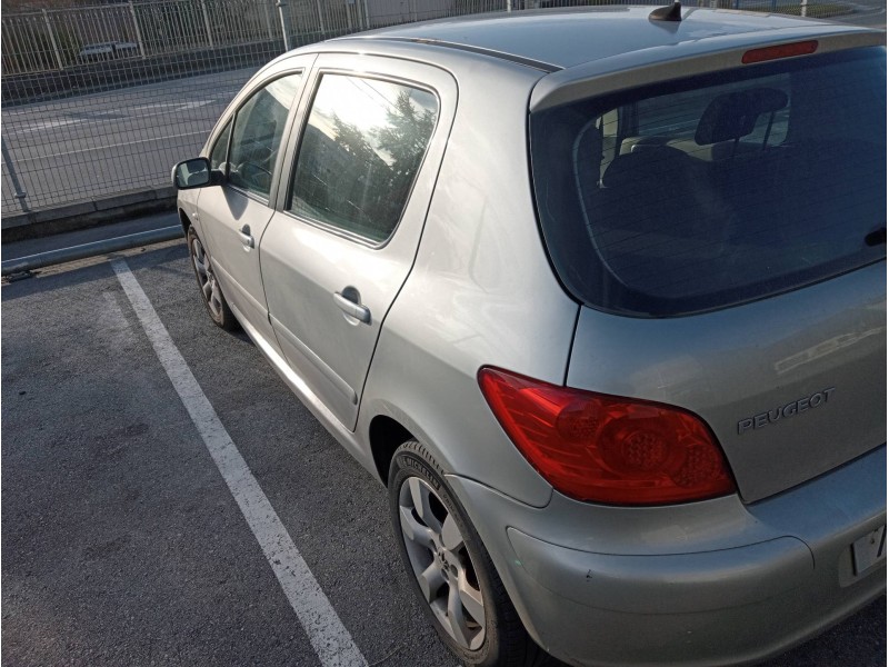 peugeot 307 berlina (s2) del año 2005