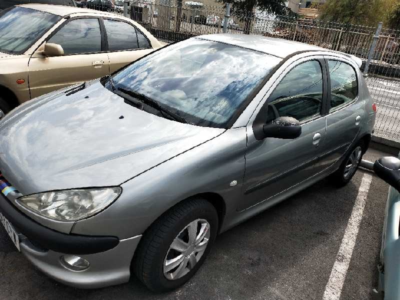 peugeot 206 berlina del año 2004