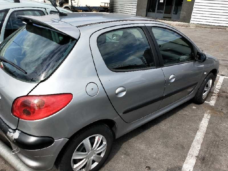 peugeot 206 berlina del año 2004