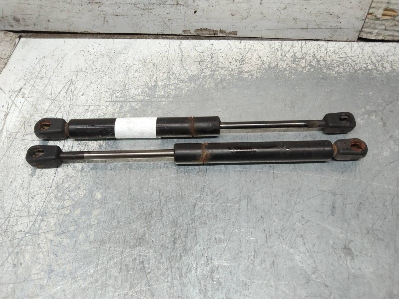 Recambio de amortiguadores maletero / porton para volkswagen bora berlina (1j2) highline referencia OEM IAM 1J5827552  470N