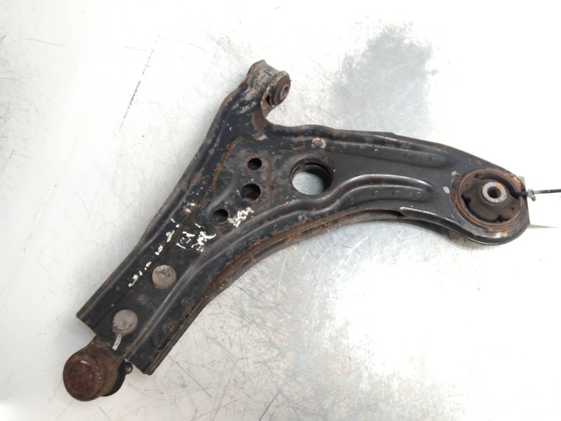 Recambio de brazo suspension inferior delantero derecho para chevrolet aveo 1.2 cat referencia OEM IAM   