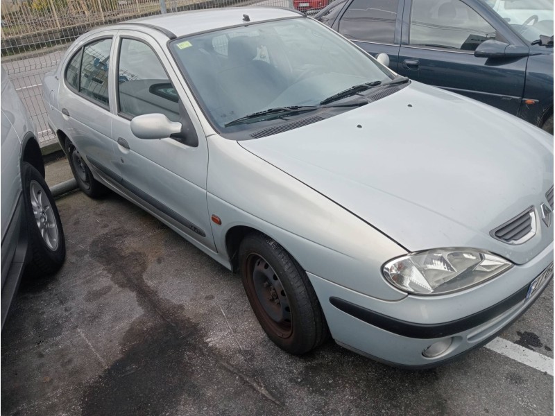 renault megane i classic (la0) del año 2000