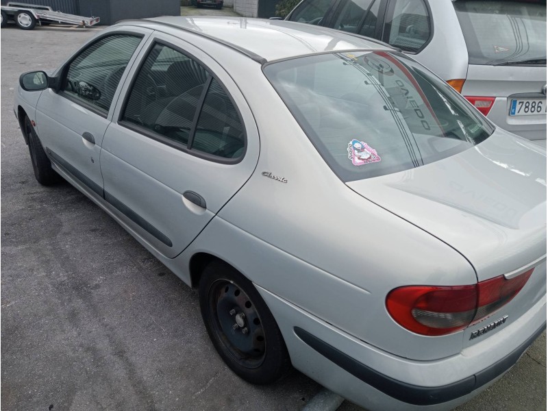 renault megane i classic (la0) del año 2000