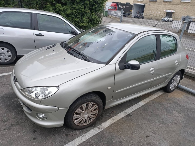 peugeot 206 berlina del año 2005