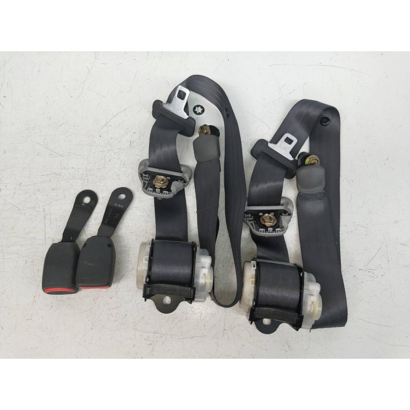 Recambio de juego cinturones trasero para mitsubishi space wagon (n80/n90) 2.4 gdi cat referencia OEM IAM   5P