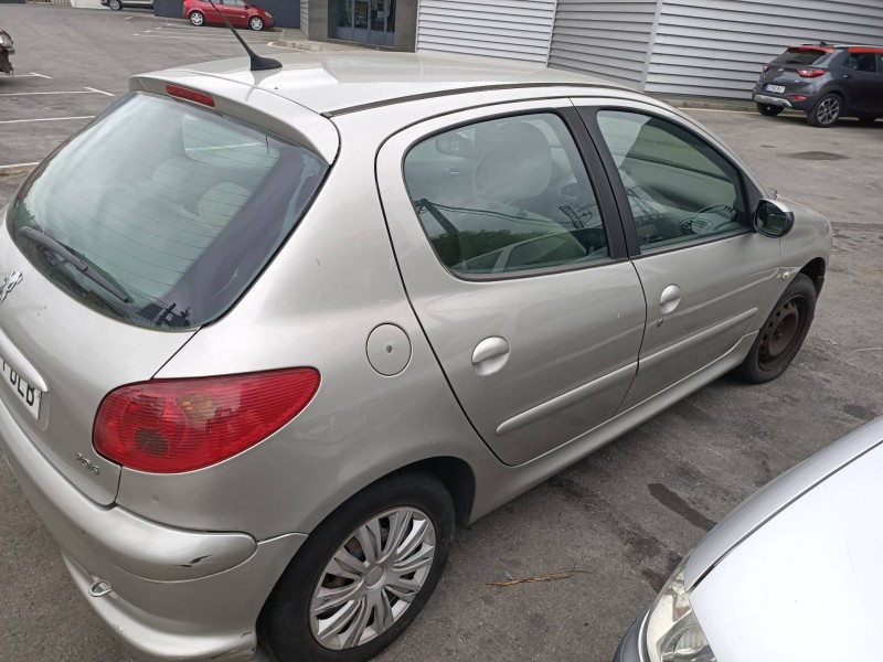peugeot 206 berlina del año 2005