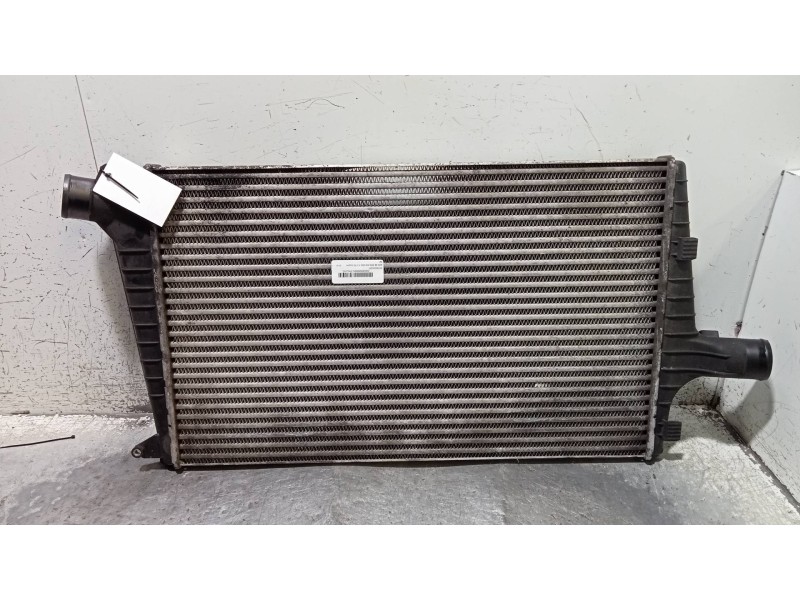 Recambio de intercooler para audi a6 berlina (4b2) 2.5 tdi quattro referencia OEM IAM 4B0145805A  