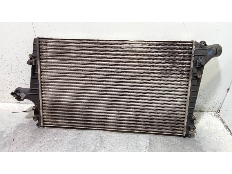 Recambio de intercooler para audi a6 berlina (4b2) 2.5 tdi quattro referencia OEM IAM 4B0145805A  