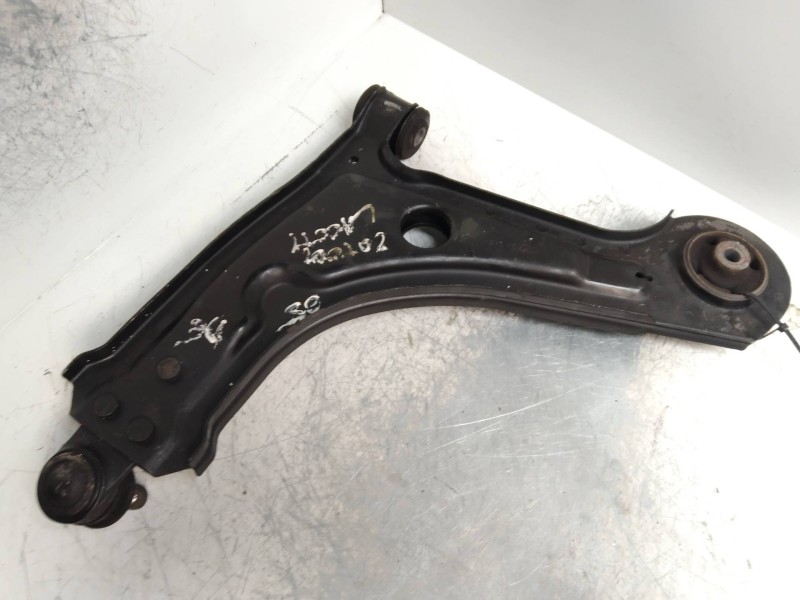 Recambio de brazo suspension inferior delantero derecho para chevrolet lacetti 2.0 diesel cat referencia OEM IAM   