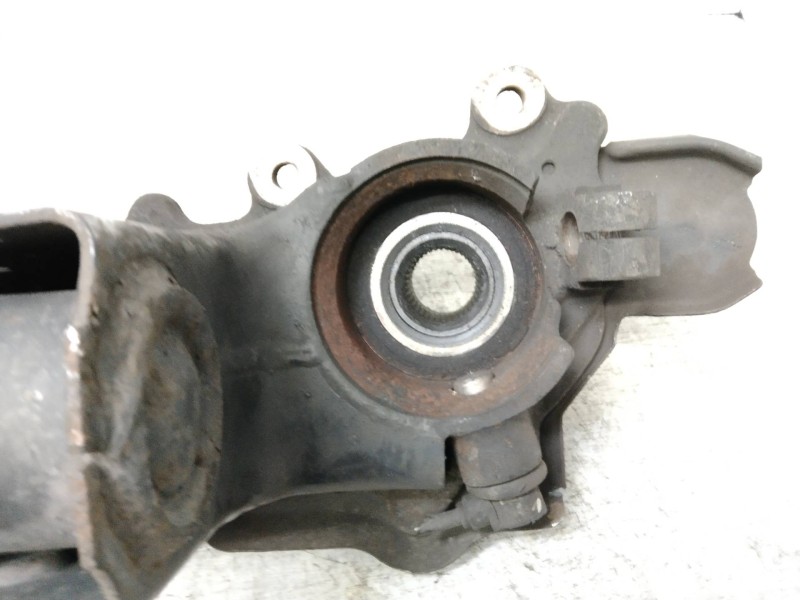 Recambio de mangueta delantera izquierda para audi 100 avant (c4) básico referencia OEM IAM   