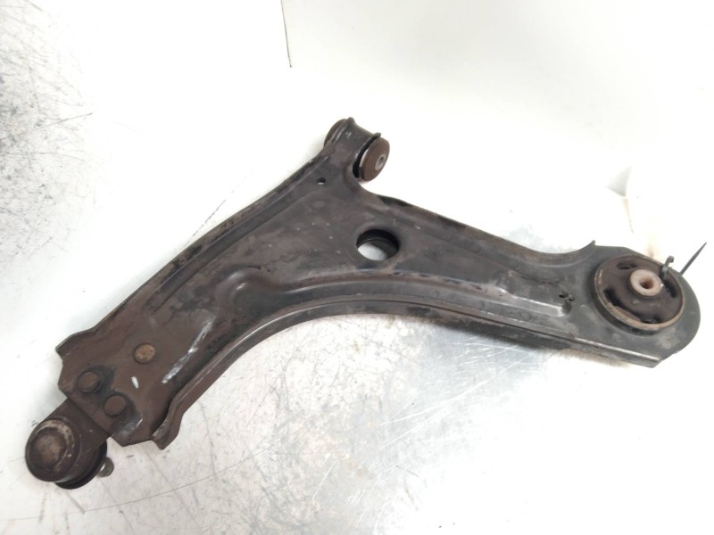 Recambio de brazo suspension inferior delantero derecho para chevrolet tacuma 1.6 cat referencia OEM IAM   