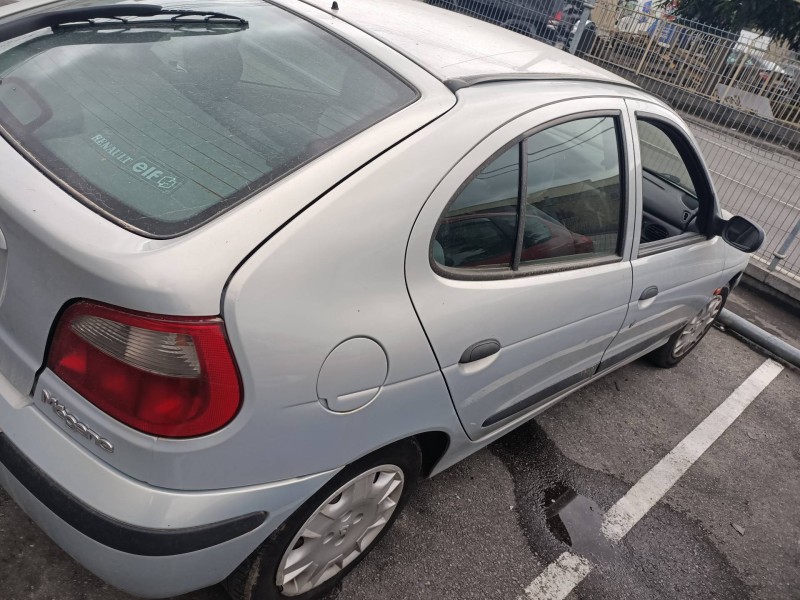 renault megane i fase 2 berlina (ba0) del año 2001