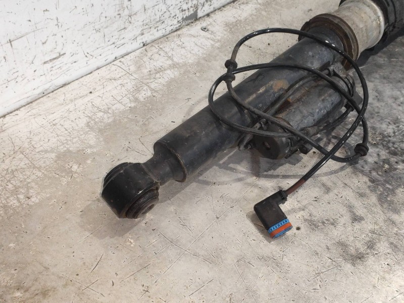 Recambio de amortiguador trasero izquierdo para mercedes clase cl (w216) coupe 500 4-matic (216.386) referencia OEM IAM   