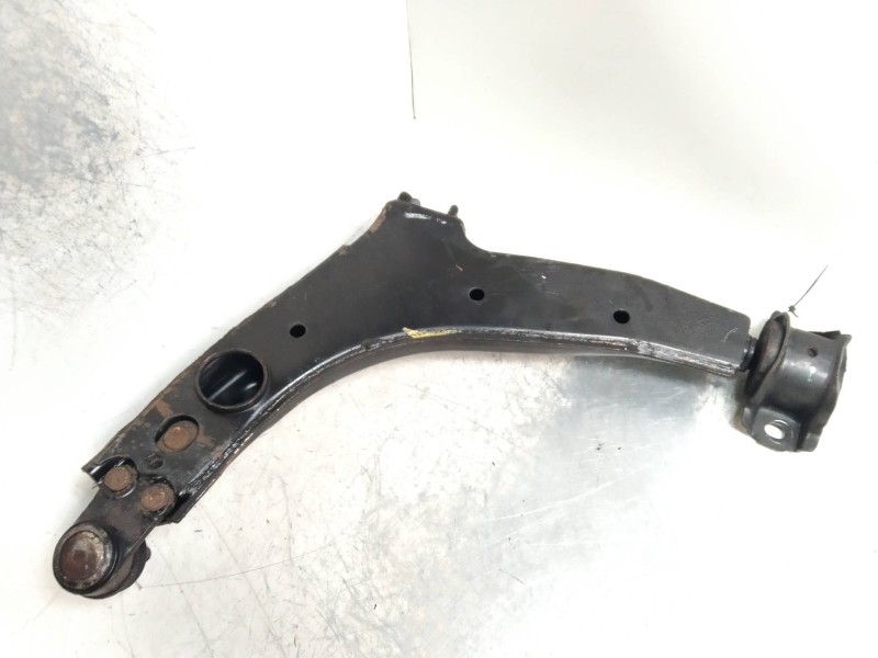 Recambio de brazo suspension inferior delantero derecho para daewoo lanos se daytona referencia OEM IAM   