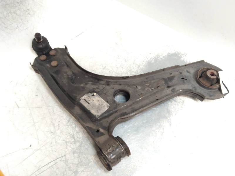 Recambio de brazo suspension inferior delantero derecho para daewoo nubira berlina 1.8 cat referencia OEM IAM   