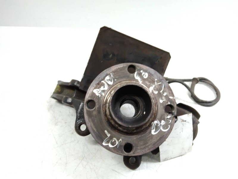 Recambio de mangueta delantera derecha para audi 80 avant 2.0 referencia OEM IAM   