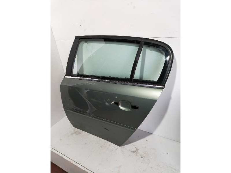 Recambio de puerta trasera izquierda para opel signum básico referencia OEM IAM  5 PUERTAS 