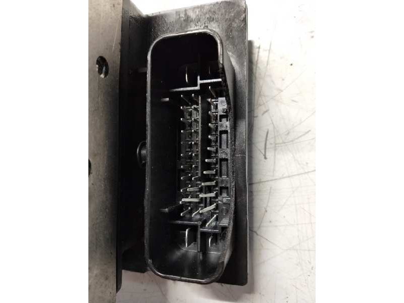 Recambio de abs para mercedes sprinterii caja cerrada (desde 01.06) 210/213/216 cdi (906.611/613) referencia OEM IAM 0265251365 