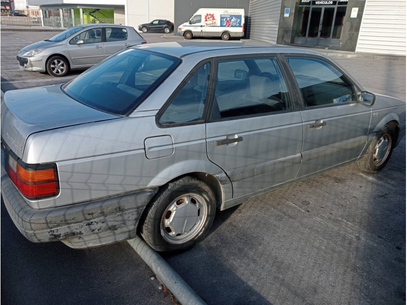 volkswagen passat berlina (312) del año 1989
