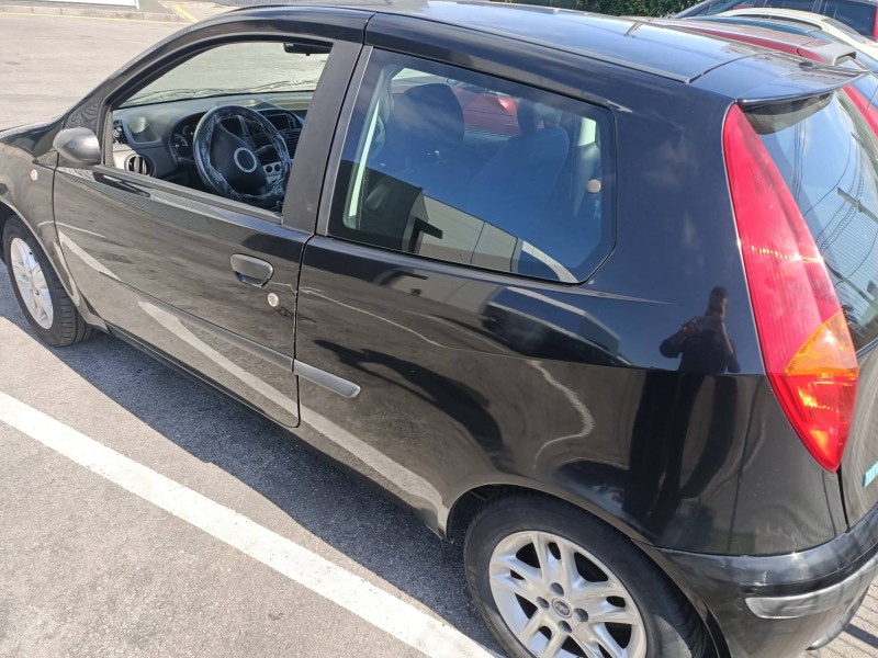 fiat punto berlina (188) del año 2001