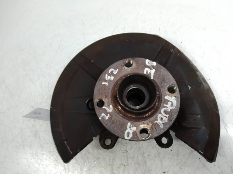 Recambio de mangueta delantera derecha para audi 80 2.3 referencia OEM IAM   