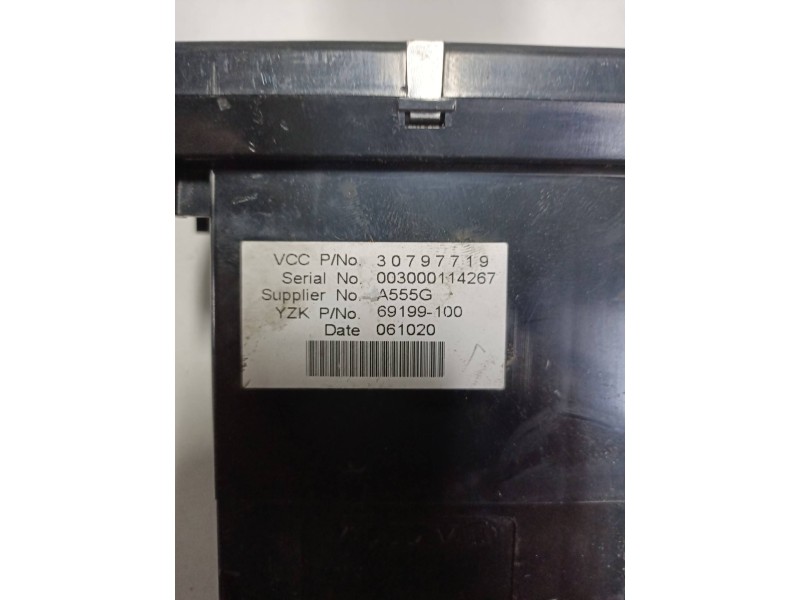 Recambio de pantalla multifuncion para volvo s40 berlina 2.0 d kinetic referencia OEM IAM 30797719 69199100 