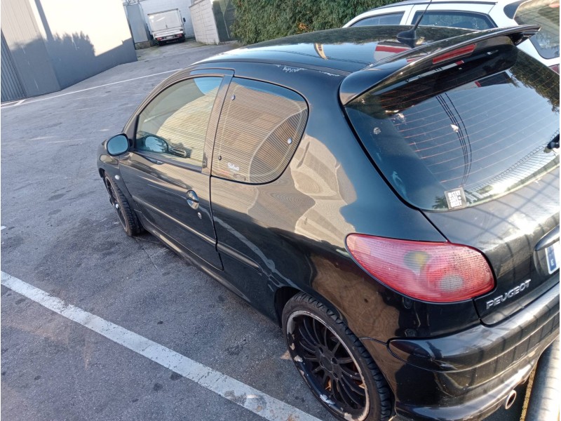 peugeot 206 berlina del año 2004