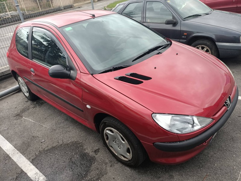 peugeot 206 berlina del año 2001